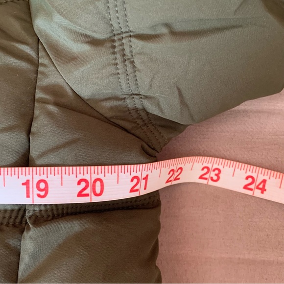 GG LEAF! Puffer Army Green Jacket. Detachable hood. Water resistant oute… - Picture 11 of 12